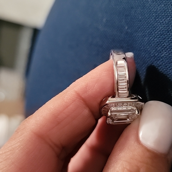 Ring - Picture 2 of 6